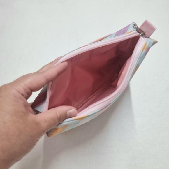 Necessaire Porta Fraldas e Lenço Umedecido - Xadrez Losangos