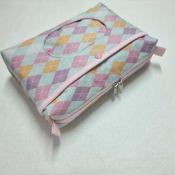 Necessaire Porta Fraldas e Lenço Umedecido - Xadrez Losangos