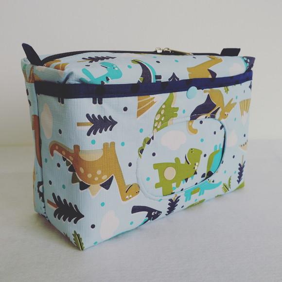 Necessaire Porta Fraldas e Lenço Umedecido Plus - Dinos