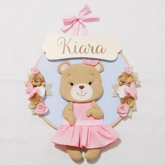 Quadro Bastidor Porta Maternidade Ursinha e Flores - Kiara