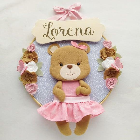 Quadro Bastidor Porta Maternidade Ursinha e Flores - Lorena