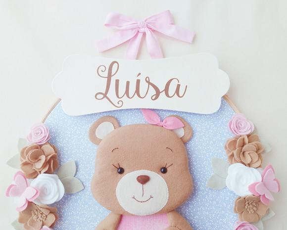 Quadro Bastidor Porta Maternidade Ursinha e Flores - Luísa