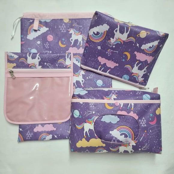 Saco Impermeável + 2 Necessaires + Porta Higiene - Unicornio