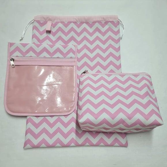 Saco Impermeável + Necessaire + Porta Higiene - Chevron Rosa