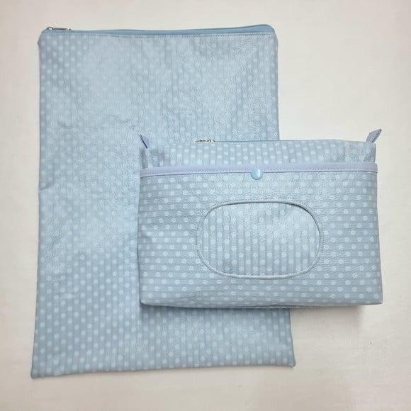 Saco Impermeável 28x40 + Necessaire Porta Fralda - Poá Azul