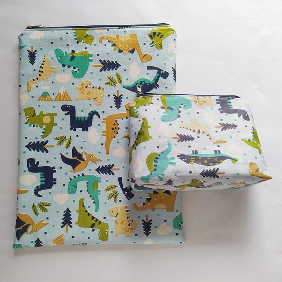 Saco Impermeável 28x40 Zíper + Necessaire Básica - Dinos