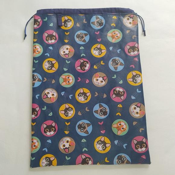 Saco Impermeável para Roupas 28x40 - Gatinhos