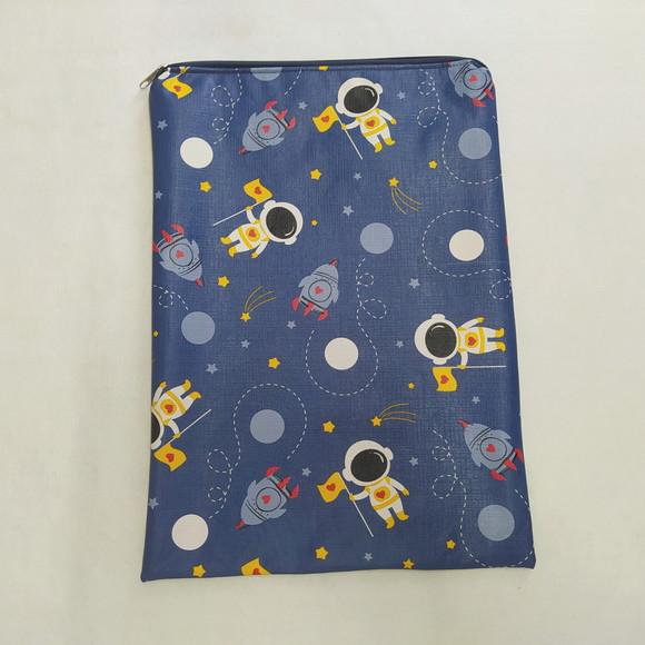 Saco Impermeável para Roupas 28x40 com Zíper - Astronauta
