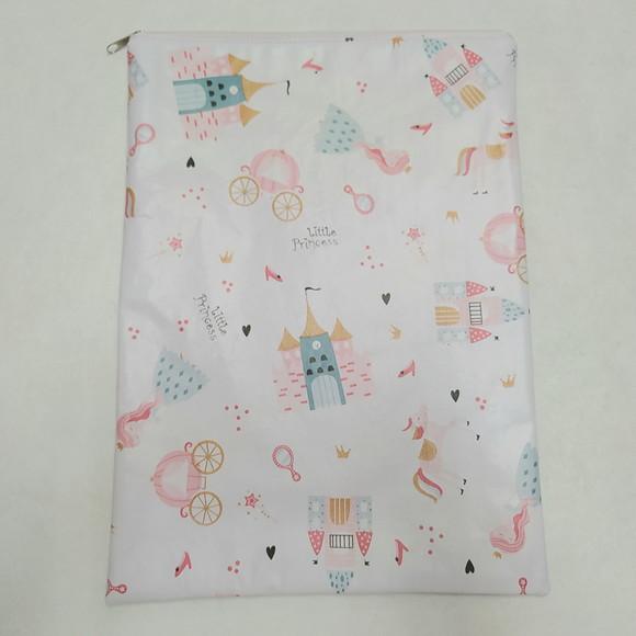 Saco Impermeável para Roupas 28x40 com Zíper - Princesas