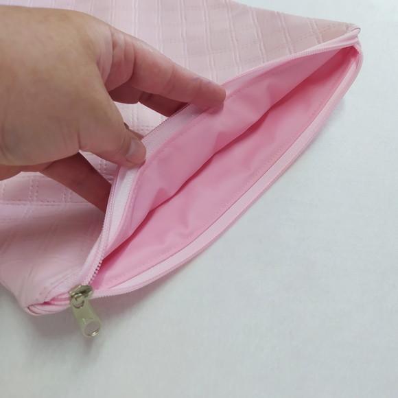 Saco Impermeável para Roupas 28x40 com Zíper - Rosa Bebê