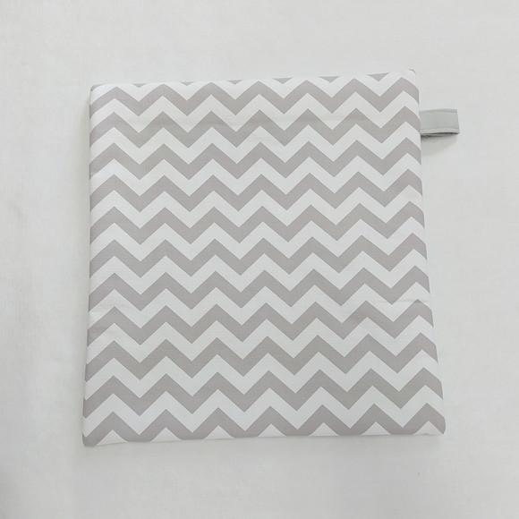 Saquinho Organizador Roupa Limpa - Chevron Cinza