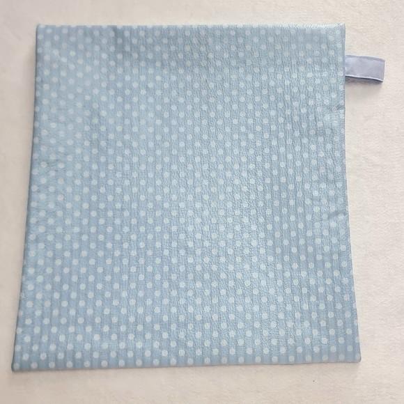 Saquinho Organizador Roupa Limpa - Poá Azul Bebê