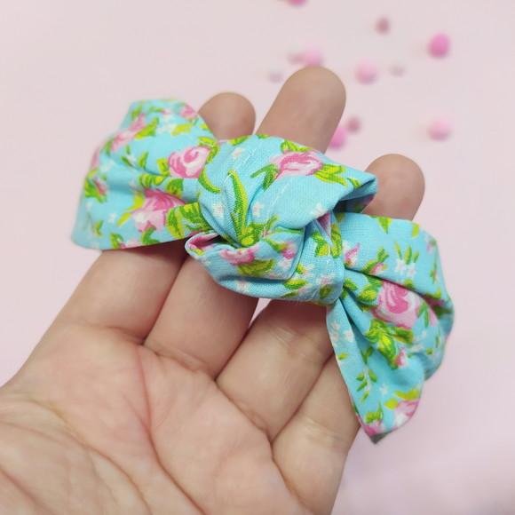 Tiara com Nó Floral Azul e Rosa