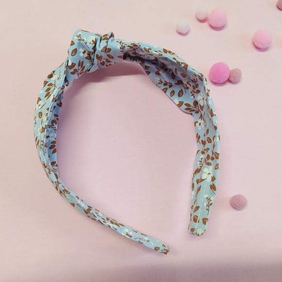Tiara com Nó Floral Azul, Marrom e Branco