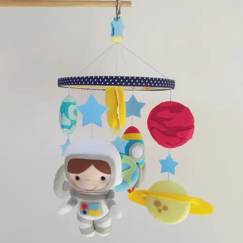 Móbile de Berço Espacial - Astronauta, Foguete e Planetas