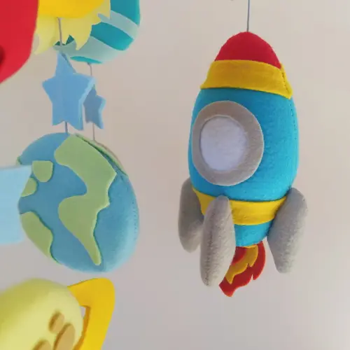 Móbile de Berço Espacial - Astronauta, Foguete e Planetas