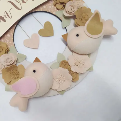 Guirlanda de Porta de Feltro - Casal de Passarinhos Nude