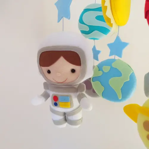 Móbile de Berço Espacial - Astronauta, Foguete e Planetas