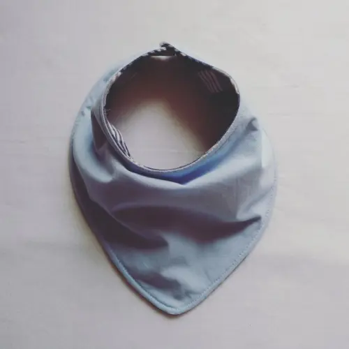 Babador Bandana Impermeável e Absorvente - Xadrez Azul