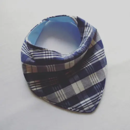 Babador Bandana Impermeável e Absorvente - Xadrez Azul