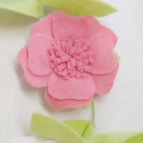 Varal ou Cordão de Flores de Feltro - Azul, Rosa e Branco