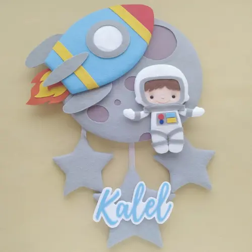 Enfeite Porta Maternidade Lua, Astronauta e Foguete - Kalel