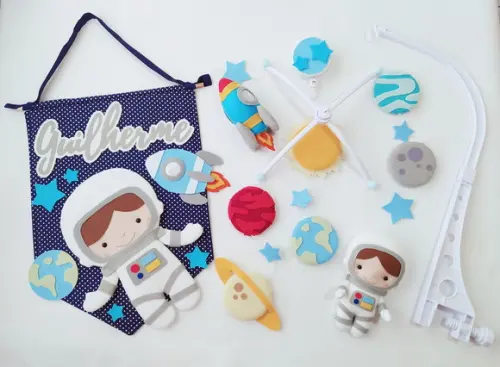 Flâmula + Móbile Musical Astronautas, Foguetes e Planetas - Gui