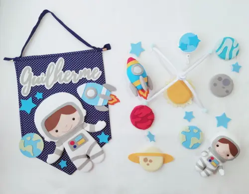 Flâmula + Móbile Musical Astronautas, Foguetes e Planetas - Guilherme