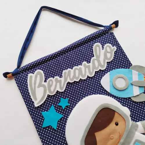 Flâmula Porta de Maternidade Astronauta no Espaço - Bernardo