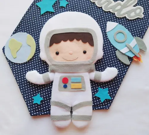 Flâmula Porta de Maternidade Astronauta no Espaço - Eduardo
