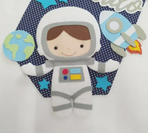 Flâmula Porta de Maternidade Astronauta no Espaço Leonardo