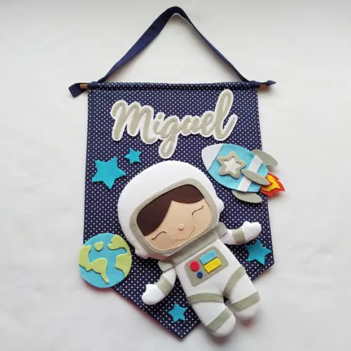 Flâmula Porta de Maternidade Astronauta no Espaço Miguel