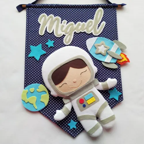 Flâmula Porta de Maternidade Astronauta no Espaço Miguel