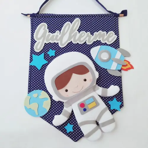 Flâmula Porta Maternidade Astronauta no Espaço - Guilherme