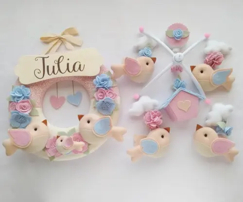 Guirlanda e Móbile Musical Pássaros Azul e Rosa Julia