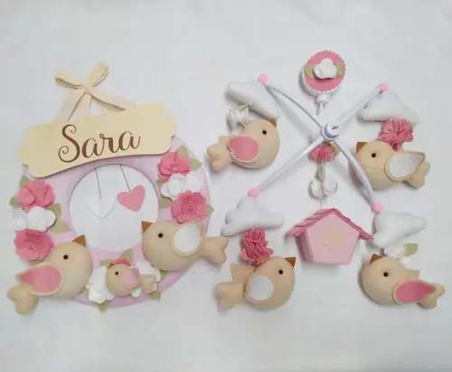 Guirlanda e Móbile Musical Pássaros Branco e Rosa