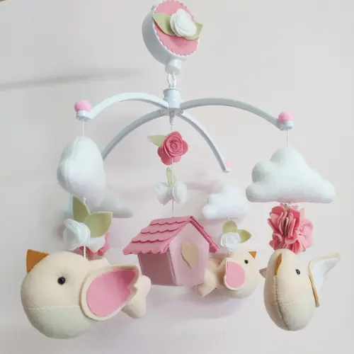 Guirlanda e Móbile Musical Pássaros Branco e Rosa Cecília