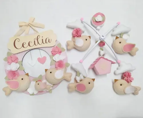 Guirlanda e Móbile Musical Pássaros Branco e Rosa Cecília