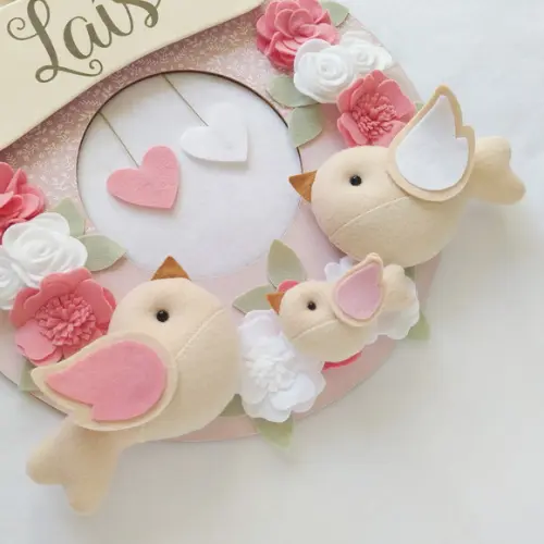 Guirlanda Passarinhos de Feltro Branco e Rosa - Laís