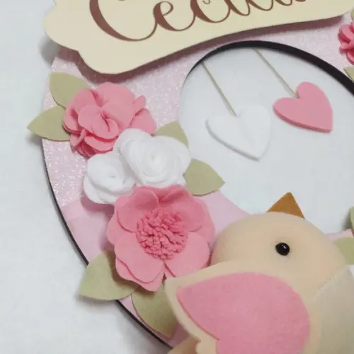 Guirlanda Passarinhos de Feltro Branco e Rosa Cecília