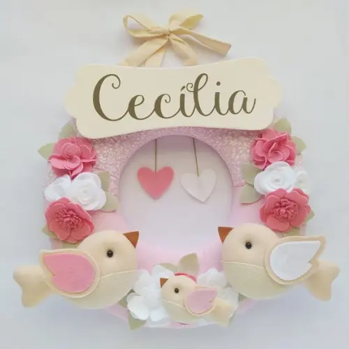 Guirlanda Passarinhos de Feltro Branco e Rosa Cecília