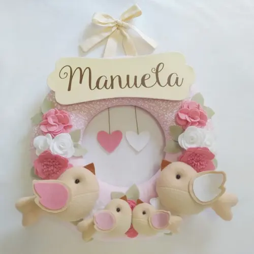 Guirlanda Passarinhos de Feltro Branco e Rosa Manuela