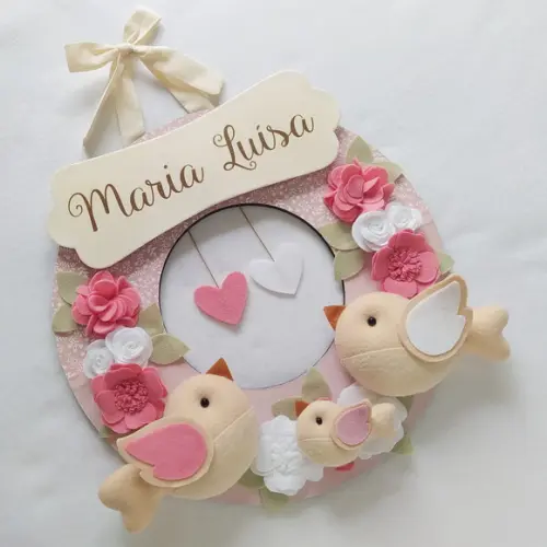 Guirlanda Passarinhos de Feltro Branco e Rosa Maria Luisa