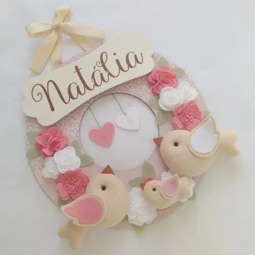 Guirlanda Passarinhos de Feltro Branco e Rosa Natália
