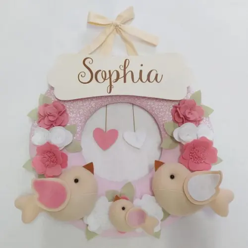 Guirlanda Passarinhos de Feltro Branco e Rosa Sophia