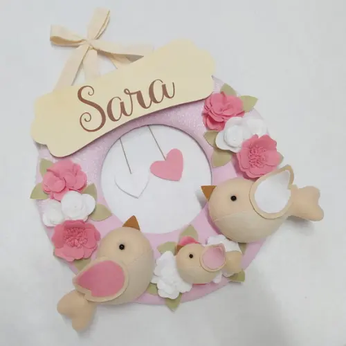Guirlanda Passarinhos de Feltro Branco e Rosa Sara