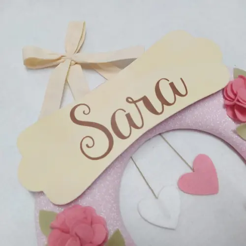 Guirlanda Passarinhos de Feltro Branco e Rosa Sara
