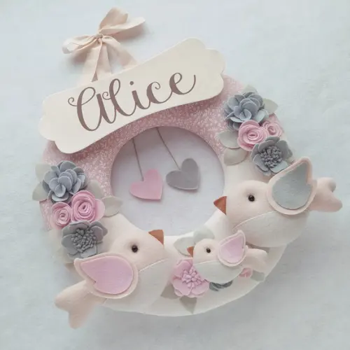 Guirlanda Passarinhos de Feltro Cinza e Rosa Alice