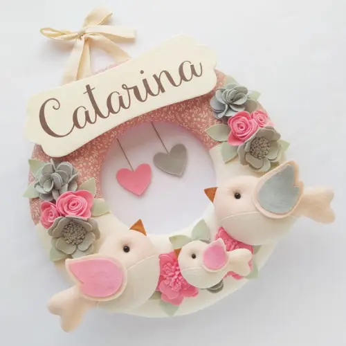 Guirlanda Passarinhos de Feltro Cinza e Rosa Catarina
