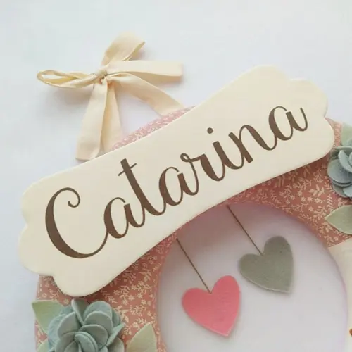 Guirlanda Passarinhos de Feltro Cinza e Rosa Catarina